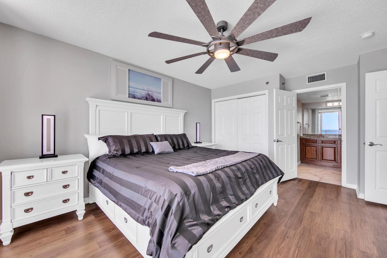 Long 4-902 Apartment *